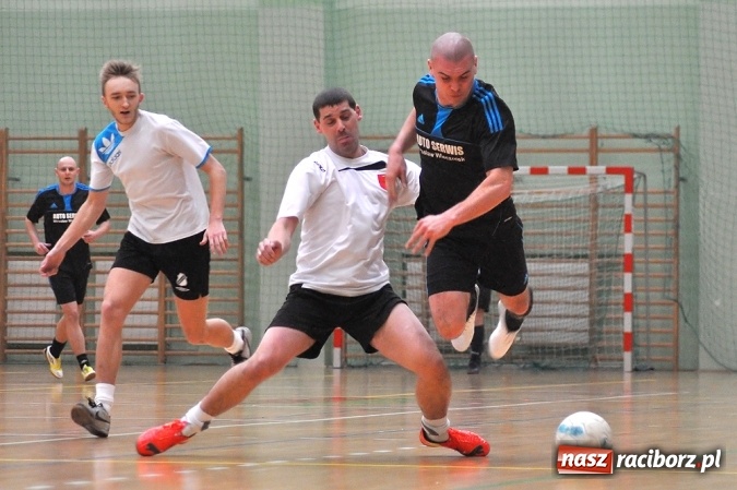 Zdjęcie w galerii na portalu naszraciborz.pl: Emocje do ostatnich sekund. Feniks nie dał się Płomieniowi wiadomości z regionu