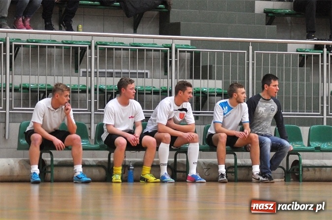 Zdjęcie w galerii na portalu naszraciborz.pl: Emocje do ostatnich sekund. Feniks nie dał się Płomieniowi wiadomości z regionu