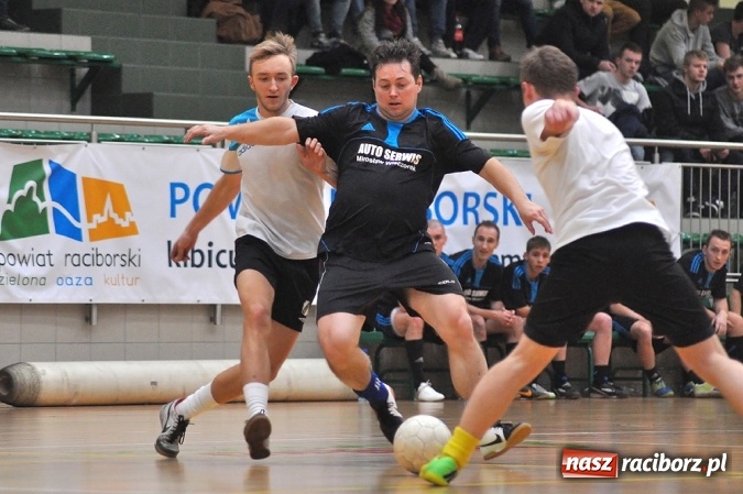 Zdjęcie w galerii na portalu naszraciborz.pl: Emocje do ostatnich sekund. Feniks nie dał się Płomieniowi wiadomości z regionu