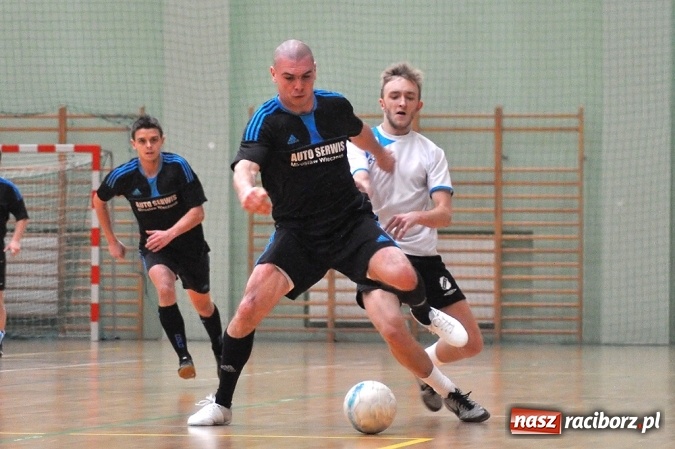 Zdjęcie w galerii na portalu naszraciborz.pl: Emocje do ostatnich sekund. Feniks nie dał się Płomieniowi wiadomości z regionu