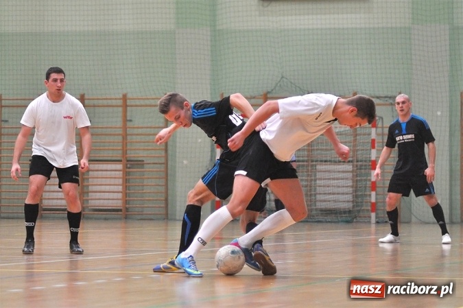 Zdjęcie w galerii na portalu naszraciborz.pl: Emocje do ostatnich sekund. Feniks nie dał się Płomieniowi wiadomości z regionu