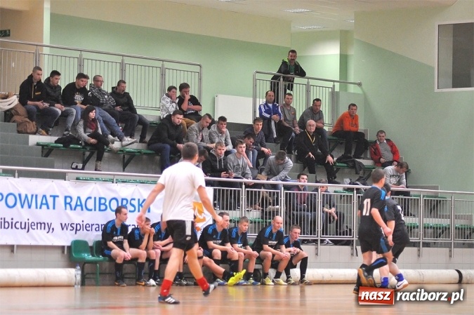Zdjęcie w galerii na portalu naszraciborz.pl: Emocje do ostatnich sekund. Feniks nie dał się Płomieniowi wiadomości z regionu