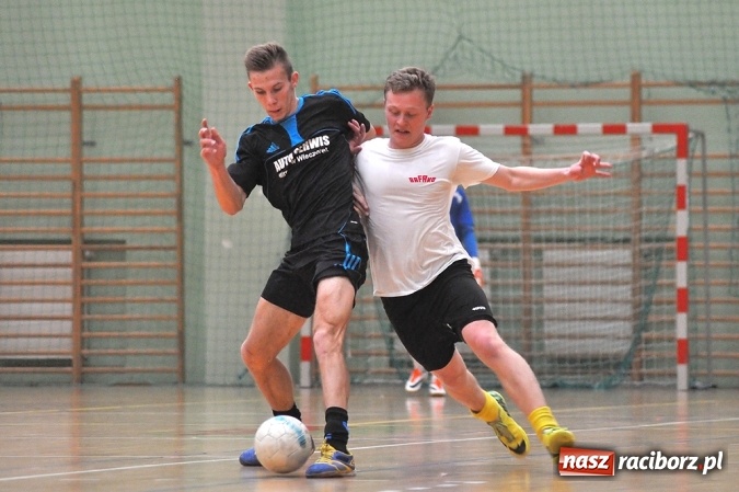 Zdjęcie w galerii na portalu naszraciborz.pl: Emocje do ostatnich sekund. Feniks nie dał się Płomieniowi wiadomości z regionu