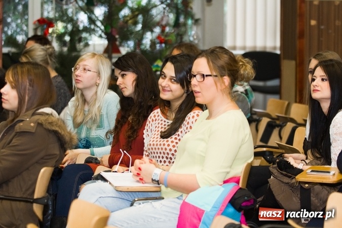 Zdjęcie w galerii na portalu naszraciborz.pl: Gimnazjum - tak czy nie? - debata w raciborskiej uczelni wiadomości z regionu