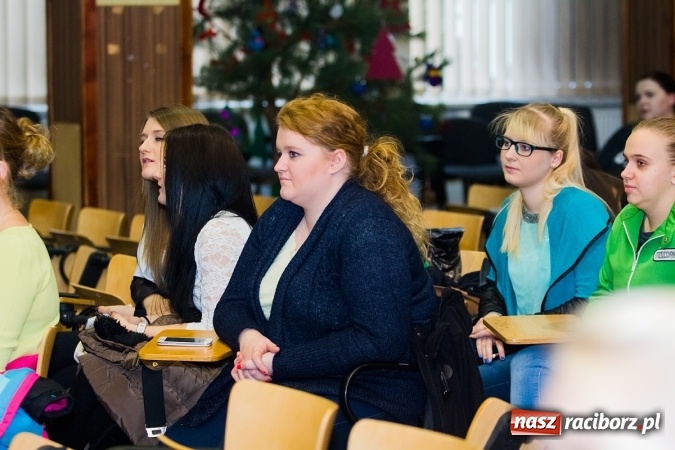 Zdjęcie w galerii na portalu naszraciborz.pl: Gimnazjum - tak czy nie? - debata w raciborskiej uczelni wiadomości z regionu