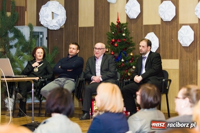 Zdjęcie w galerii na portalu naszraciborz.pl: Gimnazjum - tak czy nie? - debata w raciborskiej uczelni wiadomości z regionu