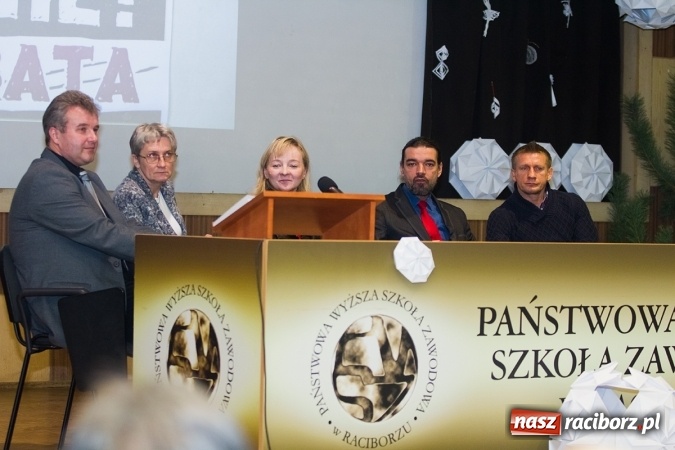 Zdjęcie w galerii na portalu naszraciborz.pl: Gimnazjum - tak czy nie? - debata w raciborskiej uczelni wiadomości z regionu