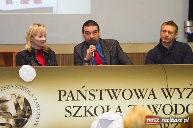 Zdjęcie w galerii na portalu naszraciborz.pl: Gimnazjum - tak czy nie? - debata w raciborskiej uczelni wiadomości z regionu
