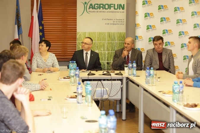 Zdjęcie w galerii na portalu naszraciborz.pl: Znamy mistrzów wiedzy rolniczej wiadomości z regionu