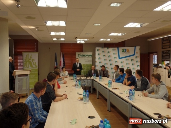 Zdjęcie w galerii na portalu naszraciborz.pl: Znamy mistrzów wiedzy rolniczej wiadomości z regionu