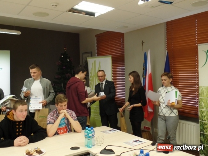 Zdjęcie w galerii na portalu naszraciborz.pl: Znamy mistrzów wiedzy rolniczej wiadomości z regionu