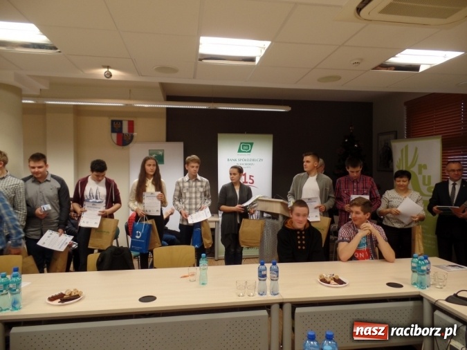 Zdjęcie w galerii na portalu naszraciborz.pl: Znamy mistrzów wiedzy rolniczej wiadomości z regionu