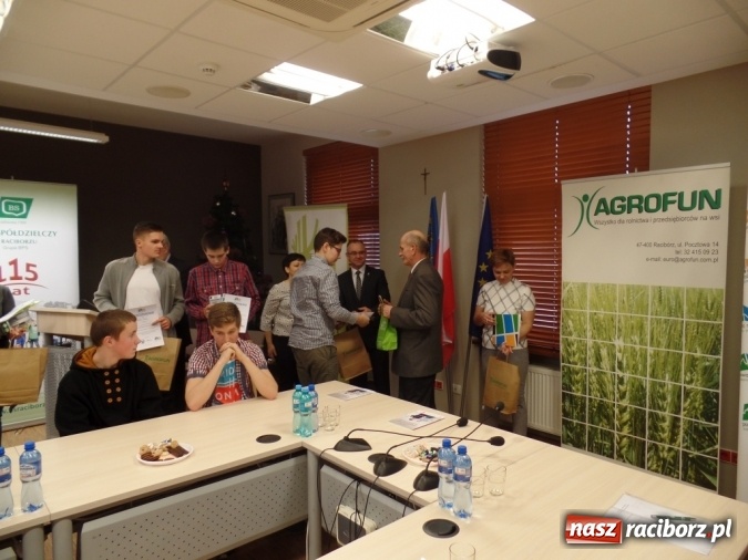 Zdjęcie w galerii na portalu naszraciborz.pl: Znamy mistrzów wiedzy rolniczej wiadomości z regionu