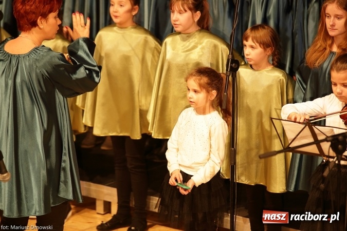 Zdjęcie w galerii na portalu naszraciborz.pl: W RCK zabrzmiały kolędy i pastorałki wiadomości z regionu