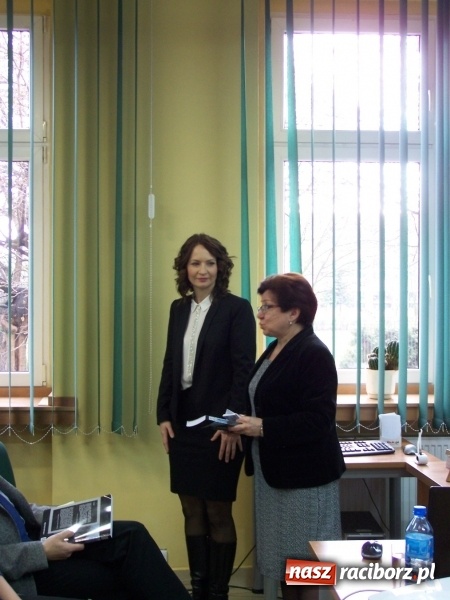 Zdjęcie w galerii na portalu naszraciborz.pl: Spotkanie autorskie dr Moniki Urbanek w Bibliotece PWSZ  wiadomości z regionu
