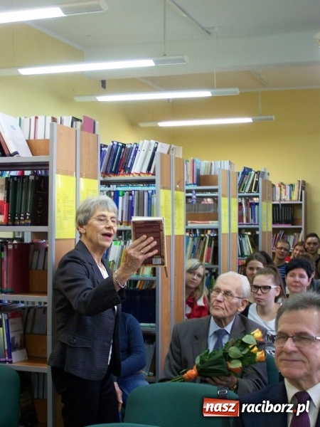 Zdjęcie w galerii na portalu naszraciborz.pl: Spotkanie autorskie dr Moniki Urbanek w Bibliotece PWSZ  wiadomości z regionu