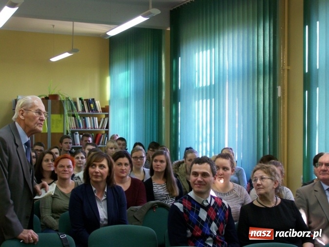 Zdjęcie w galerii na portalu naszraciborz.pl: Spotkanie autorskie dr Moniki Urbanek w Bibliotece PWSZ  wiadomości z regionu