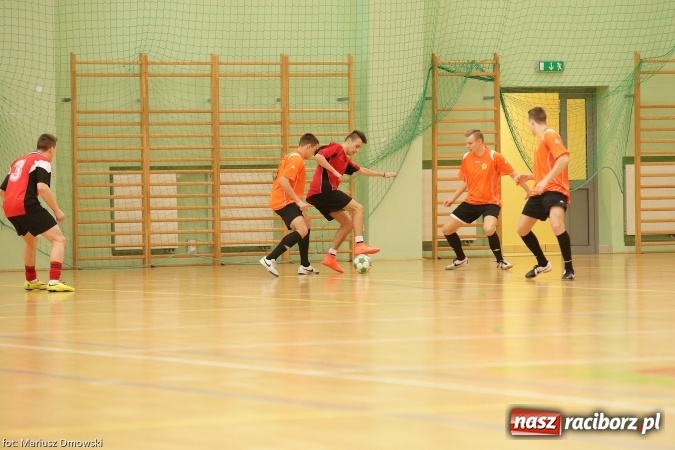 Zdjęcie w galerii na portalu naszraciborz.pl: II Makroregionalny Halowy Turniej Piłki Nożnej Chłopców Szkół Ponadgimnazjalnych wiadomości z regionu