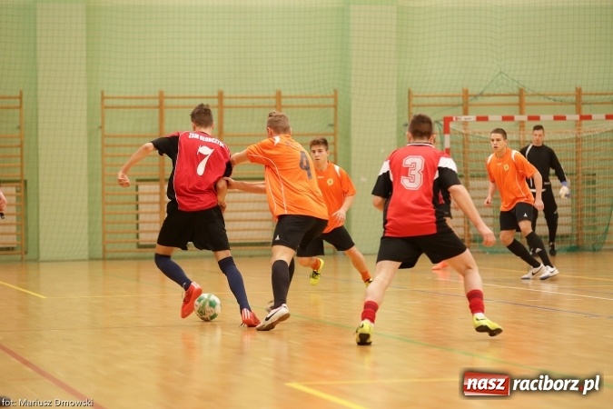 Zdjęcie w galerii na portalu naszraciborz.pl: II Makroregionalny Halowy Turniej Piłki Nożnej Chłopców Szkół Ponadgimnazjalnych wiadomości z regionu