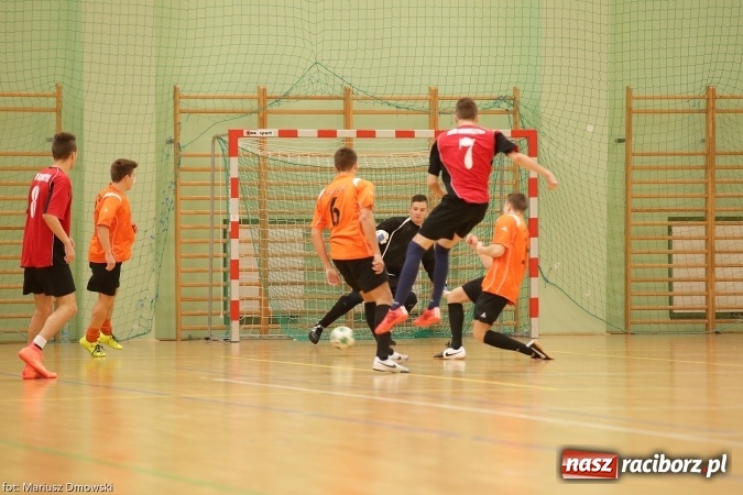 Zdjęcie w galerii na portalu naszraciborz.pl: II Makroregionalny Halowy Turniej Piłki Nożnej Chłopców Szkół Ponadgimnazjalnych wiadomości z regionu