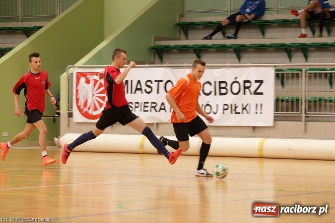 Zdjęcie w galerii na portalu naszraciborz.pl: II Makroregionalny Halowy Turniej Piłki Nożnej Chłopców Szkół Ponadgimnazjalnych wiadomości z regionu