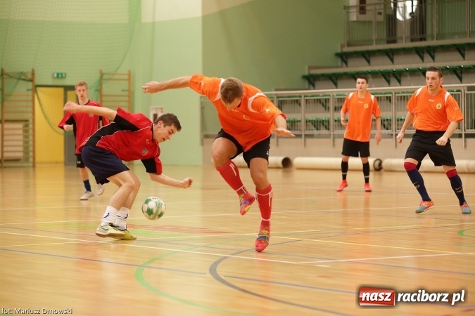Zdjęcie w galerii na portalu naszraciborz.pl: II Makroregionalny Halowy Turniej Piłki Nożnej Chłopców Szkół Ponadgimnazjalnych wiadomości z regionu