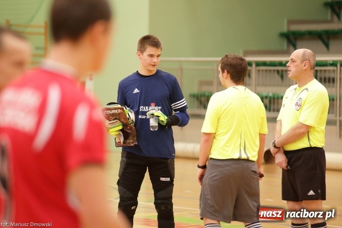 Zdjęcie w galerii na portalu naszraciborz.pl: II Makroregionalny Halowy Turniej Piłki Nożnej Chłopców Szkół Ponadgimnazjalnych wiadomości z regionu