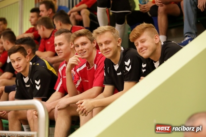 Zdjęcie w galerii na portalu naszraciborz.pl: II Makroregionalny Halowy Turniej Piłki Nożnej Chłopców Szkół Ponadgimnazjalnych wiadomości z regionu