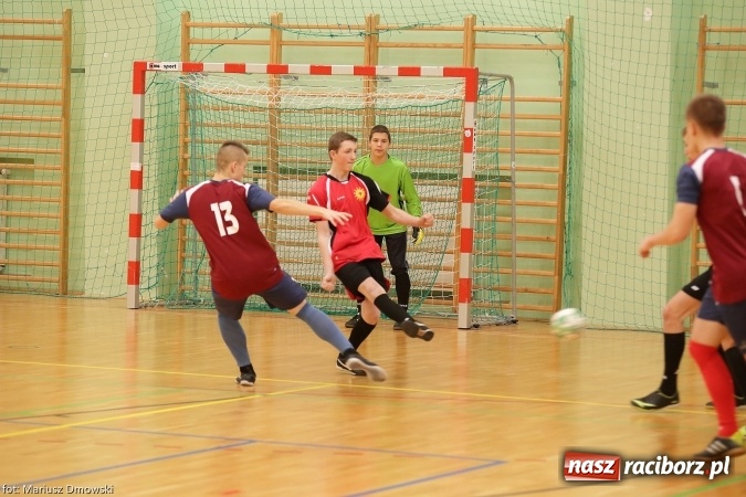 Zdjęcie w galerii na portalu naszraciborz.pl: II Makroregionalny Halowy Turniej Piłki Nożnej Chłopców Szkół Ponadgimnazjalnych wiadomości z regionu