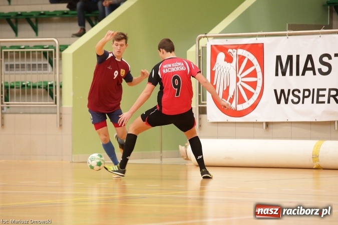 Zdjęcie w galerii na portalu naszraciborz.pl: II Makroregionalny Halowy Turniej Piłki Nożnej Chłopców Szkół Ponadgimnazjalnych wiadomości z regionu