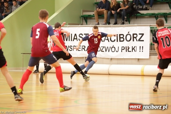 Zdjęcie w galerii na portalu naszraciborz.pl: II Makroregionalny Halowy Turniej Piłki Nożnej Chłopców Szkół Ponadgimnazjalnych wiadomości z regionu