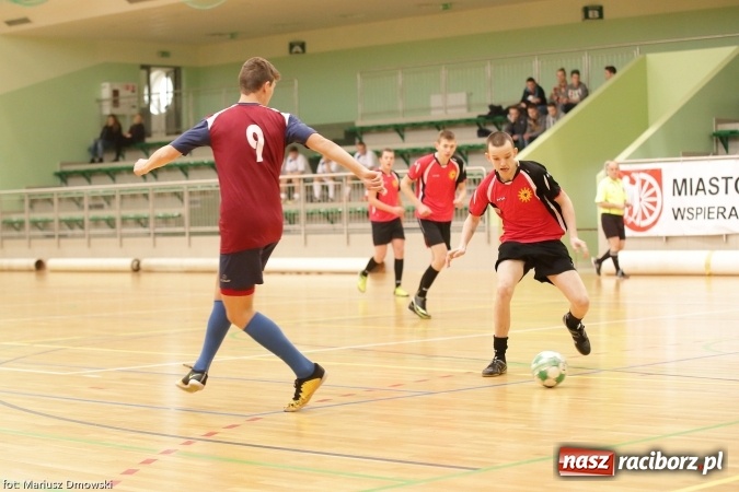 Zdjęcie w galerii na portalu naszraciborz.pl: II Makroregionalny Halowy Turniej Piłki Nożnej Chłopców Szkół Ponadgimnazjalnych wiadomości z regionu