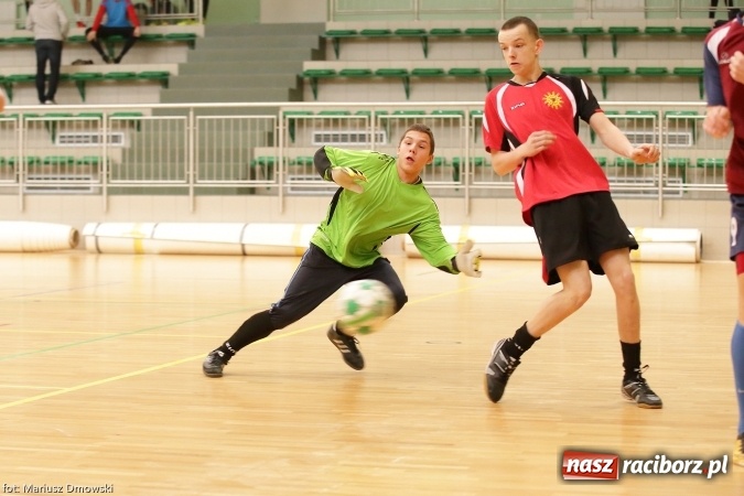 Zdjęcie w galerii na portalu naszraciborz.pl: II Makroregionalny Halowy Turniej Piłki Nożnej Chłopców Szkół Ponadgimnazjalnych wiadomości z regionu