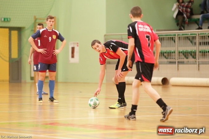 Zdjęcie w galerii na portalu naszraciborz.pl: II Makroregionalny Halowy Turniej Piłki Nożnej Chłopców Szkół Ponadgimnazjalnych wiadomości z regionu