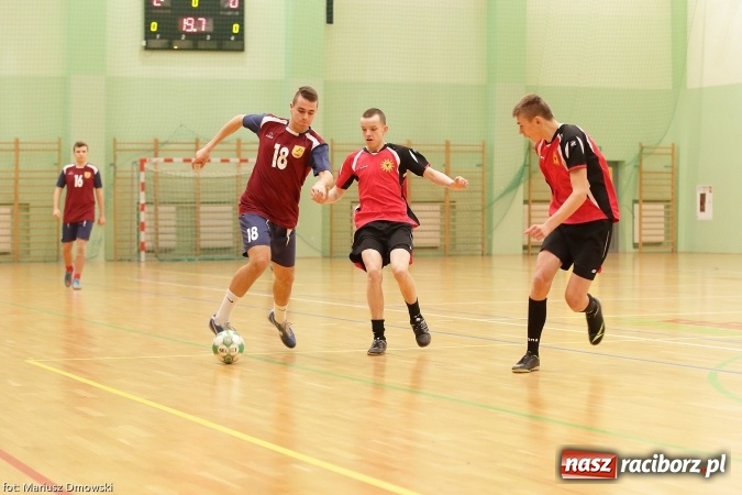 Zdjęcie w galerii na portalu naszraciborz.pl: II Makroregionalny Halowy Turniej Piłki Nożnej Chłopców Szkół Ponadgimnazjalnych wiadomości z regionu
