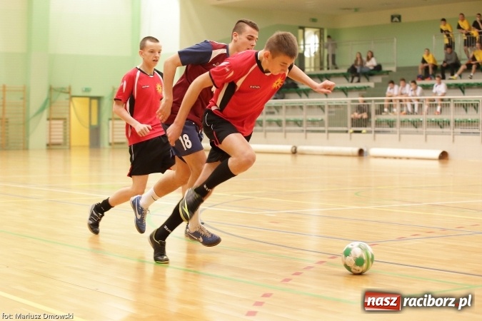 Zdjęcie w galerii na portalu naszraciborz.pl: II Makroregionalny Halowy Turniej Piłki Nożnej Chłopców Szkół Ponadgimnazjalnych wiadomości z regionu