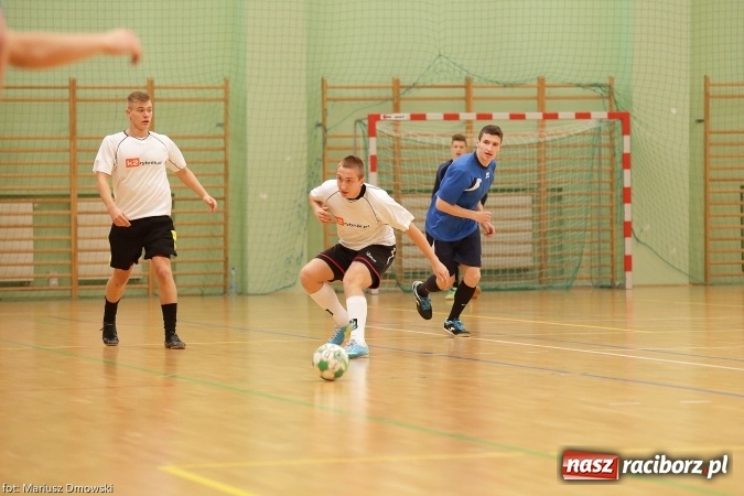 Zdjęcie w galerii na portalu naszraciborz.pl: II Makroregionalny Halowy Turniej Piłki Nożnej Chłopców Szkół Ponadgimnazjalnych wiadomości z regionu