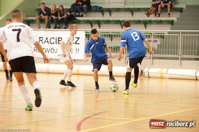 Zdjęcie w galerii na portalu naszraciborz.pl: II Makroregionalny Halowy Turniej Piłki Nożnej Chłopców Szkół Ponadgimnazjalnych wiadomości z regionu