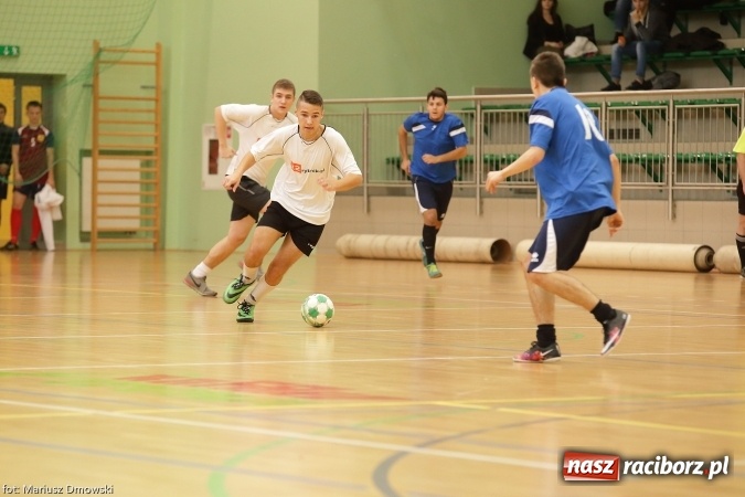 Zdjęcie w galerii na portalu naszraciborz.pl: II Makroregionalny Halowy Turniej Piłki Nożnej Chłopców Szkół Ponadgimnazjalnych wiadomości z regionu