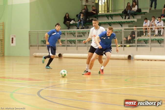 Zdjęcie w galerii na portalu naszraciborz.pl: II Makroregionalny Halowy Turniej Piłki Nożnej Chłopców Szkół Ponadgimnazjalnych wiadomości z regionu