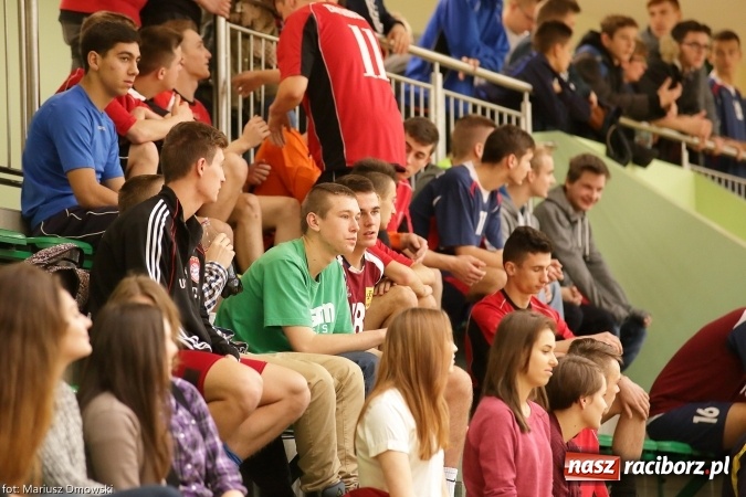 Zdjęcie w galerii na portalu naszraciborz.pl: II Makroregionalny Halowy Turniej Piłki Nożnej Chłopców Szkół Ponadgimnazjalnych wiadomości z regionu