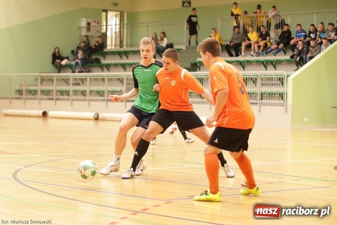 Zdjęcie w galerii na portalu naszraciborz.pl: II Makroregionalny Halowy Turniej Piłki Nożnej Chłopców Szkół Ponadgimnazjalnych wiadomości z regionu