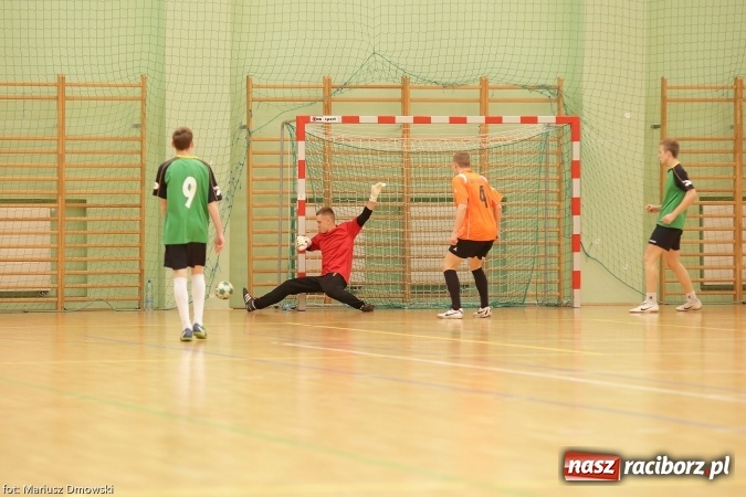 Zdjęcie w galerii na portalu naszraciborz.pl: II Makroregionalny Halowy Turniej Piłki Nożnej Chłopców Szkół Ponadgimnazjalnych wiadomości z regionu