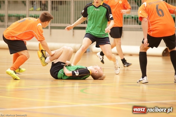 Zdjęcie w galerii na portalu naszraciborz.pl: II Makroregionalny Halowy Turniej Piłki Nożnej Chłopców Szkół Ponadgimnazjalnych wiadomości z regionu