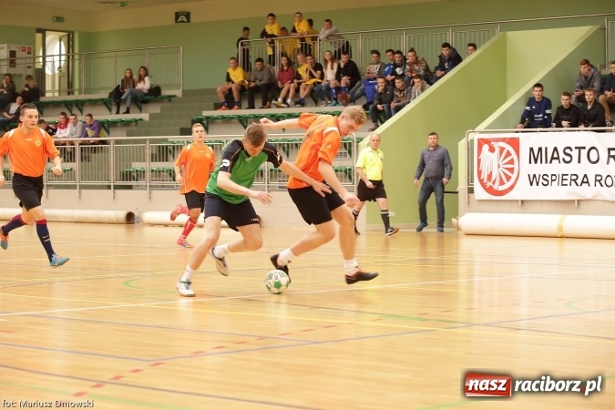 Zdjęcie w galerii na portalu naszraciborz.pl: II Makroregionalny Halowy Turniej Piłki Nożnej Chłopców Szkół Ponadgimnazjalnych wiadomości z regionu