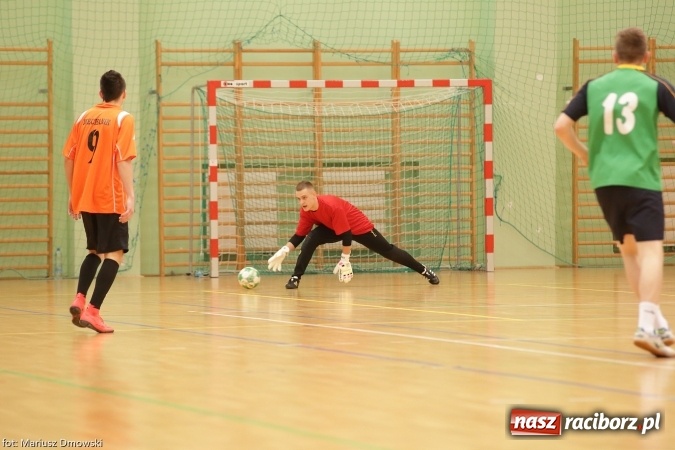 Zdjęcie w galerii na portalu naszraciborz.pl: II Makroregionalny Halowy Turniej Piłki Nożnej Chłopców Szkół Ponadgimnazjalnych wiadomości z regionu