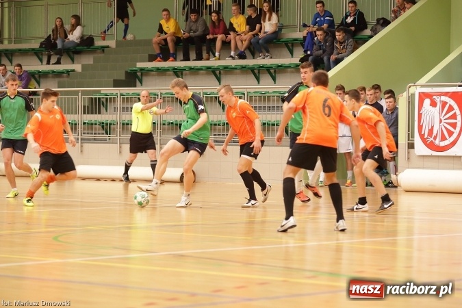 Zdjęcie w galerii na portalu naszraciborz.pl: II Makroregionalny Halowy Turniej Piłki Nożnej Chłopców Szkół Ponadgimnazjalnych wiadomości z regionu