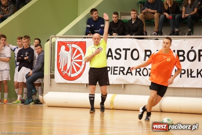 Zdjęcie w galerii na portalu naszraciborz.pl: II Makroregionalny Halowy Turniej Piłki Nożnej Chłopców Szkół Ponadgimnazjalnych wiadomości z regionu