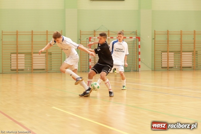 Zdjęcie w galerii na portalu naszraciborz.pl: II Makroregionalny Halowy Turniej Piłki Nożnej Chłopców Szkół Ponadgimnazjalnych wiadomości z regionu