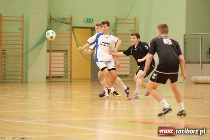 Zdjęcie w galerii na portalu naszraciborz.pl: II Makroregionalny Halowy Turniej Piłki Nożnej Chłopców Szkół Ponadgimnazjalnych wiadomości z regionu